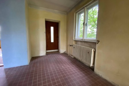 Exkluzívne - Rodinný dom s krásnym pozemkom v lukratívnej časti mesta - IMG_0165_3e8f171428402c388369a82fcb50881f