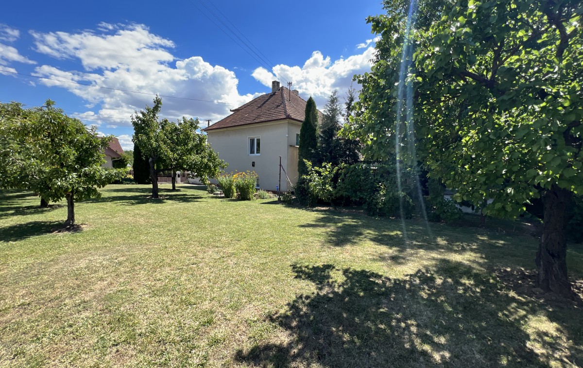 Rodinný dom s veľkým pozemkom v Janíkovciach mestská časť Nitra