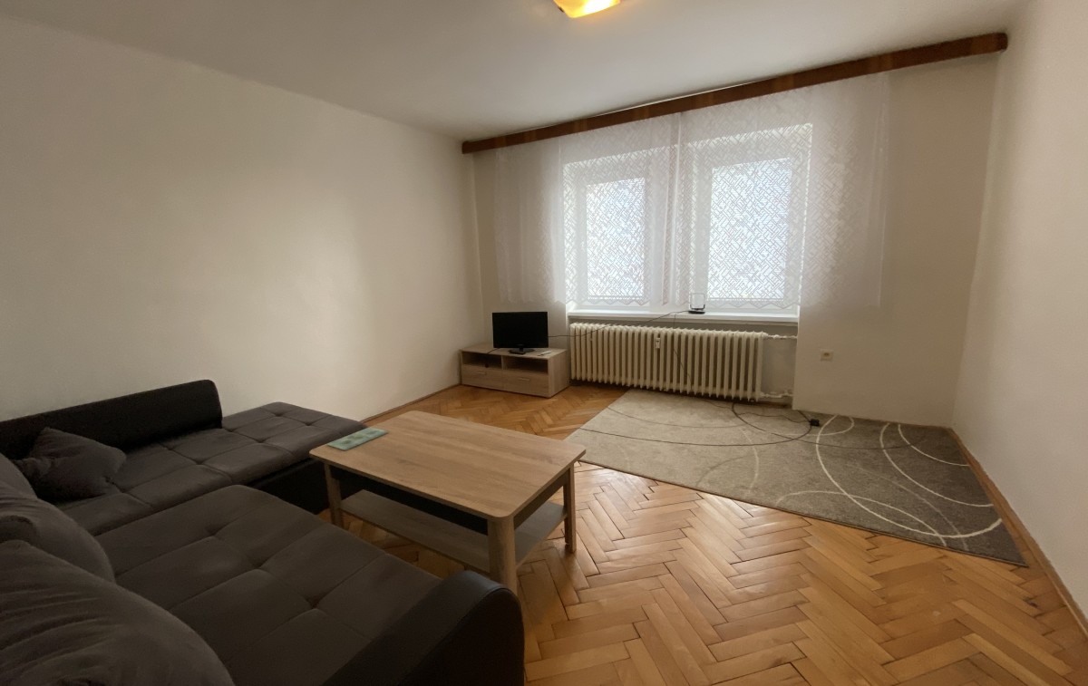 Na prenájom zariadený 2 izbový byt 