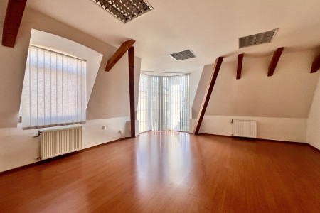 Na prenájom podkrovný byt v centre mesta - IMG_0287_a7b4753564ceddc6fc560d92aa67f8fd