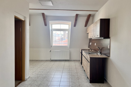 Na prenájom podkrovné priestory priamo v centre mesta - IMG_0309_59e4f9d26288d12ac6ca96fb92fa5a3c