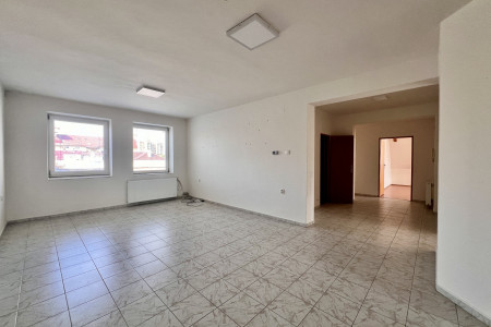 Na prenájom podkrovné priestory priamo v centre mesta - IMG_0312_1895a5721eab5bbcc6d364d549d74648