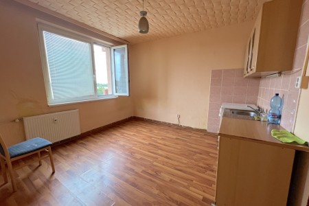 1 izbový byt s lodžiou na Mochovskej ulici - voľný ihneď - IMG_1332_d7cf12d50d45d272c97281cdb87e2b98