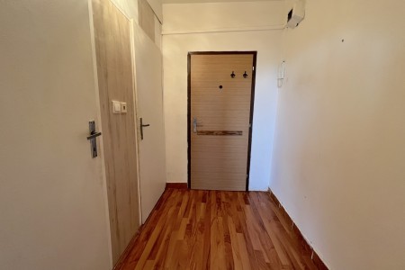 1 izbový byt s lodžiou na Mochovskej ulici - voľný ihneď - IMG_1334_881df4b75c0bb0a2492ce60d69e20bdd
