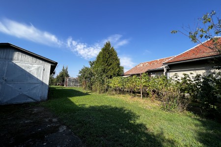 Na predaj rodinný dom so slnečným pozemkom v obci Ondrejovce - IMG_1699_9b5e7658bb9a33690e5b042ff3132958