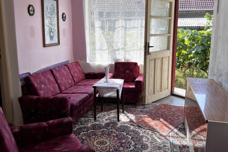 Na predaj rodinný dom so slnečným pozemkom v obci Ondrejovce - IMG_1716_ff1de5f997a5be0e563bd876106dbd4a