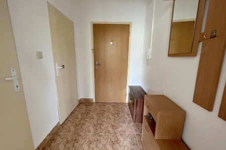 Na prenájom zariadený 1 izbový byt na Mochovskej ulici, Levice - IMG_1729_db0564d238f9c50724549b963e35e120