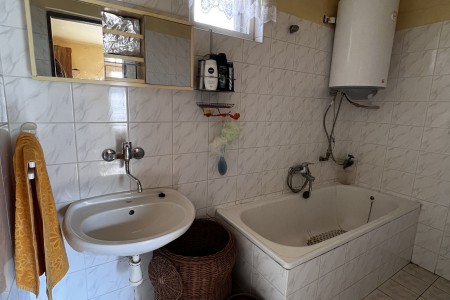 Na predaj rodinný dom so slnečným pozemkom v obci Ondrejovce - IMG_1733_c9f954edb909022733af973ab4a815fa