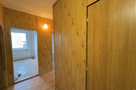 Priestranný 4-izbový byt s balkónom v skvelej lokalite, ihneď k dispozícii! - IMG_1959_bedee608fd2ca3bd6f3c2c91b824df5d