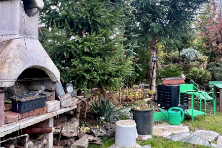 Viničný dom s krásne upraveným pozemkom v tichej časti mesta Levice - IMG_2271_34615320149b093736f6e77dbc2934cf