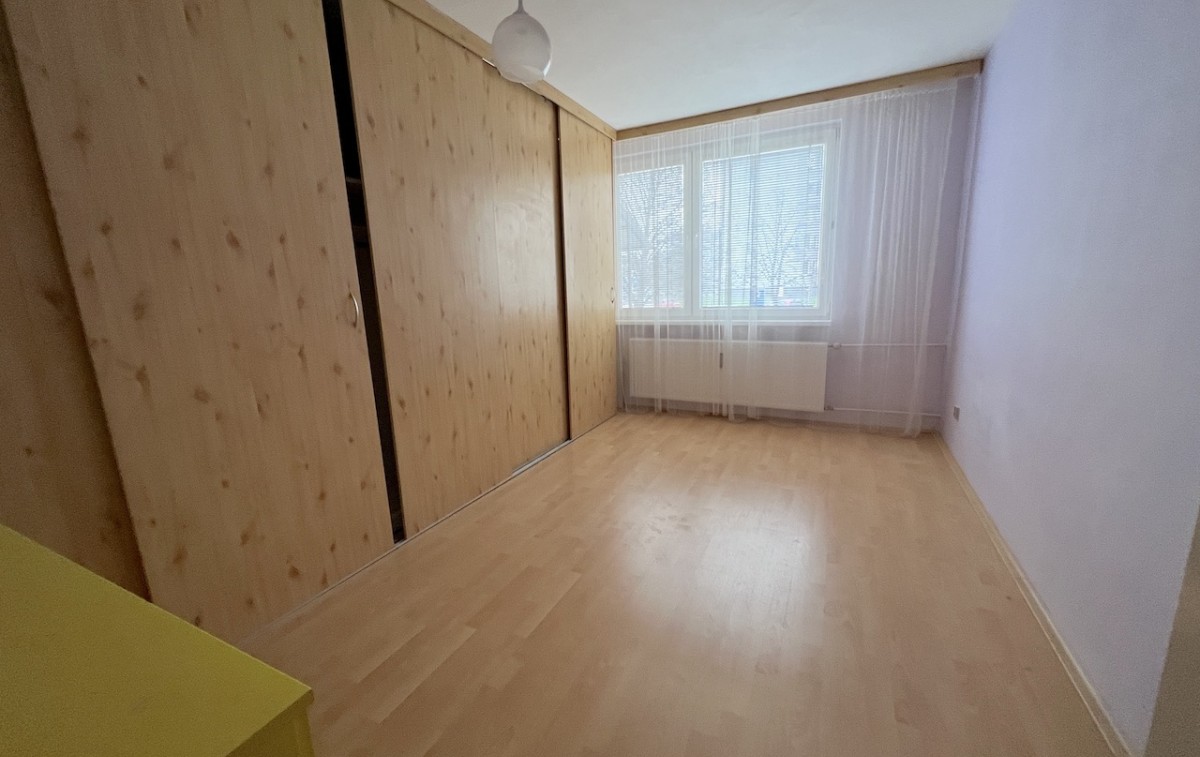 Prenájom veľkého 3 izbového bytu v dobrej lokalite
