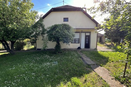 Rezerovavané, Rodinný dom vhodný na trvalé bývanie ale aj ako víkendový dom - IMG_2451_2da99f9c8b6ea91f27aea7c6361a497d