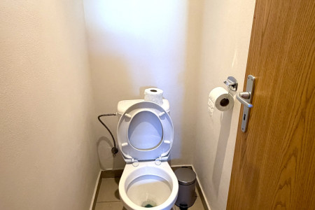 Obchodný priestor na prenájom – 40 m² s priamym vstupom z ulice - IMG_2669_47e7b11717178efd3ab85ab6d1255e84