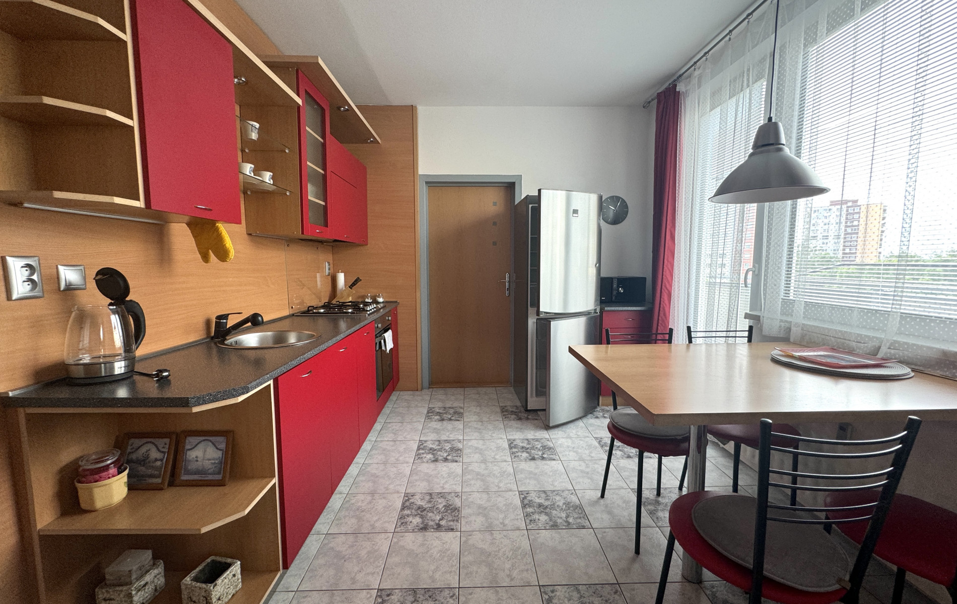 Na prenájom pekný, útulný 3 izbový byt na Pereckej ulici