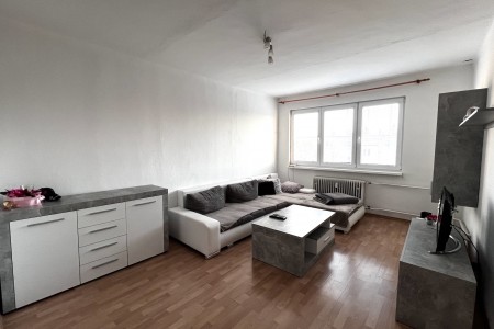 Na prenájom 2 izbový byt s balkónom vo výbornej lokalite - IMG_3350_33734e3ae964a9877060974bb30f9ec9