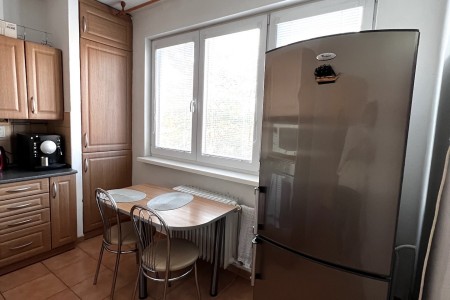 Na prenájom 2 izbový byt s balkónom vo výbornej lokalite - IMG_3362_46e36c4ee6fc62787bee699a7b07a3b0