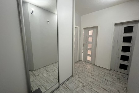 Na prenájom veľký zariadený 3 izbový byt s klimatizáciou - IMG_3909_1ac0d378046a22384b5bb1b07efdb94c