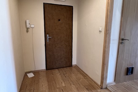 Na prenájom veľký 3 izbový byt s klimatizáciou a balkónom v centre mesta - IMG_4317_aab63d5b14d2f75240752511bc817f8c