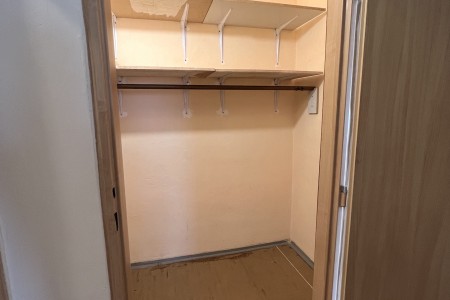 Na prenájom veľký 3 izbový byt s klimatizáciou a balkónom v centre mesta - IMG_4329_a8ad26fc81707baa5589ed99194a96f6