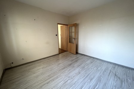 Na prenájom veľký 3 izbový byt s klimatizáciou a balkónom v centre mesta - IMG_4339_9e1887b1d012165df0aa813204d4c137