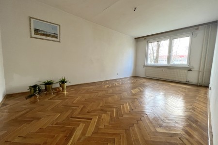 Veľký 3 izbový byt s peknou dispozíciou na Okružnej ulici - IMG_4465_5d766b28f1ac77443e3157a0a1e135b2