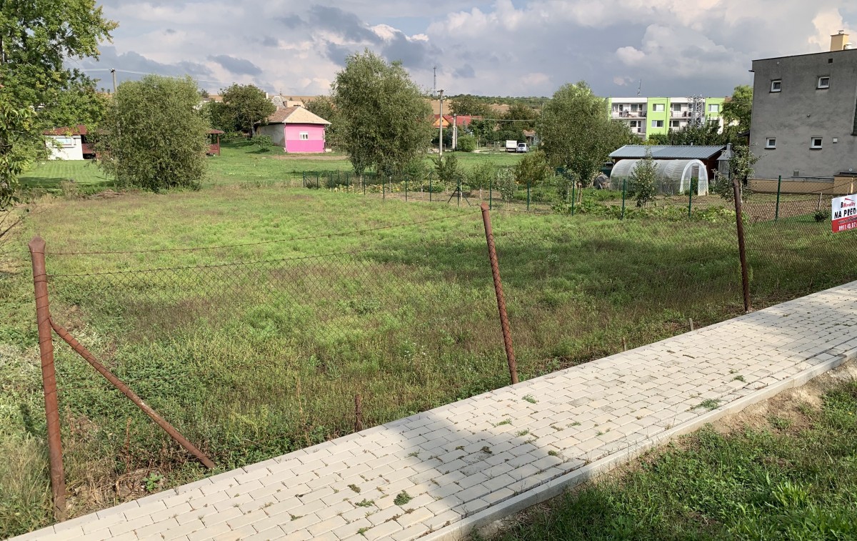 Na predaj stavebný pozemok v obci Dedinka