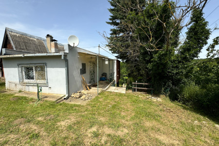 Viničný dom v Leviciach: Ideálne miesto pre rekreáciu aj celoročné bývanie - IMG_5662_4f70df3bbc23de5290219c11ada5e93a