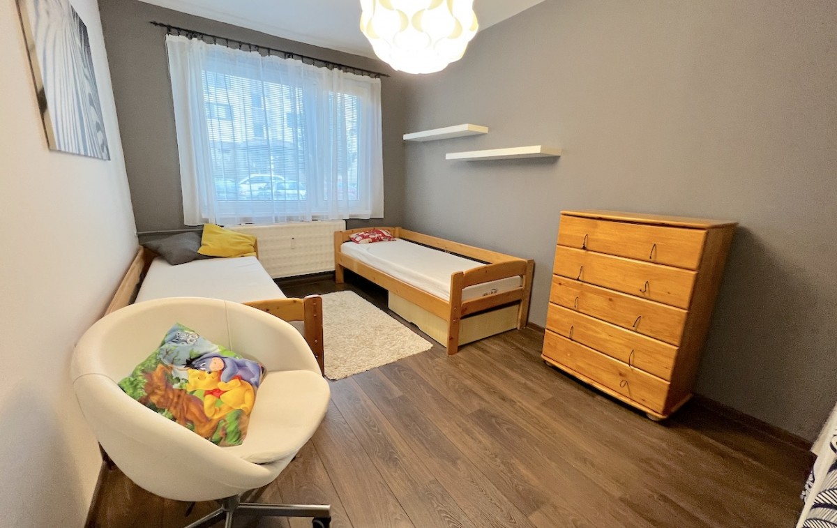 Na prenájom veľký 3 izbový byt so zariadením