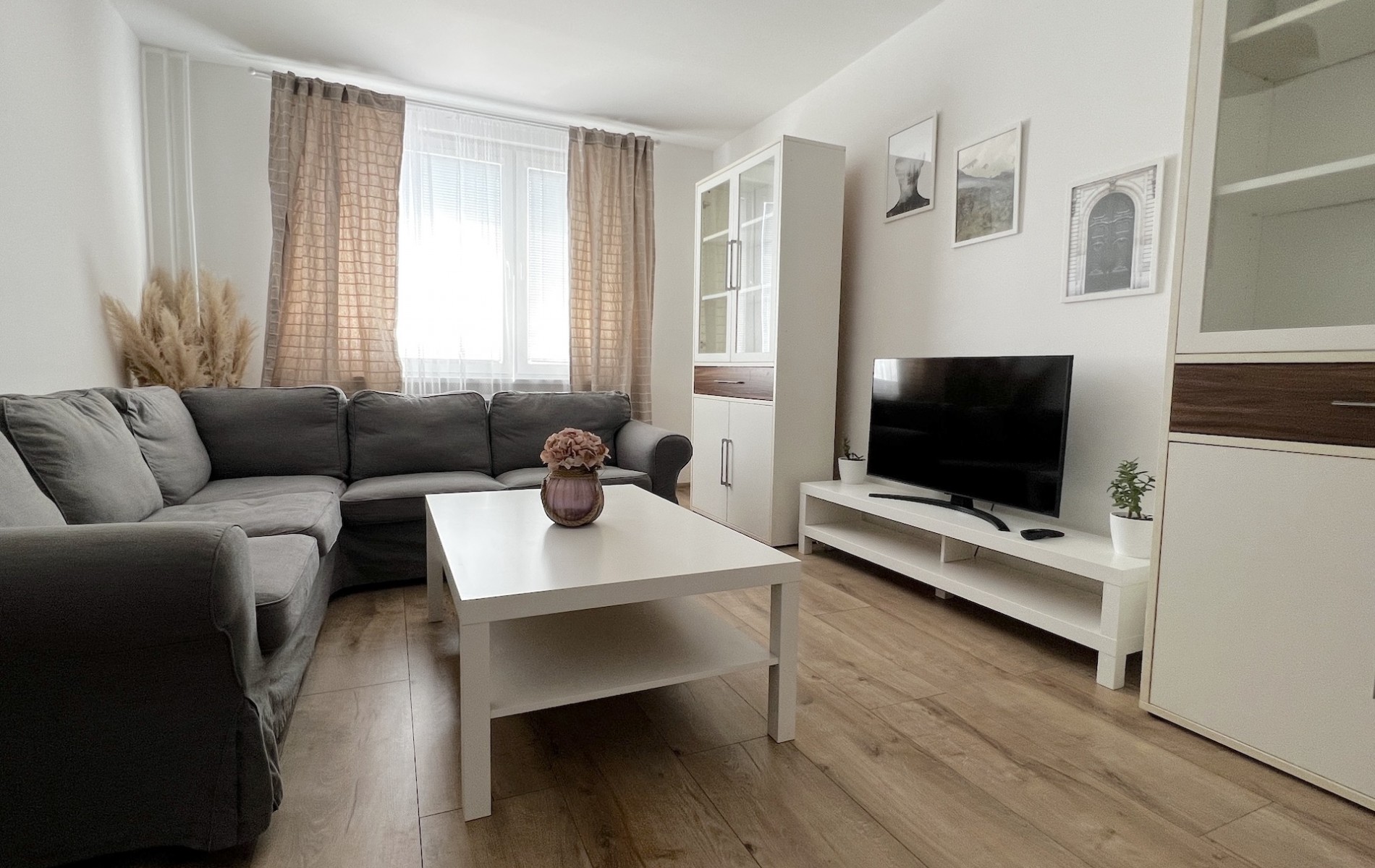 Na prenájom zariadený 3 izbový byt v centre mesta