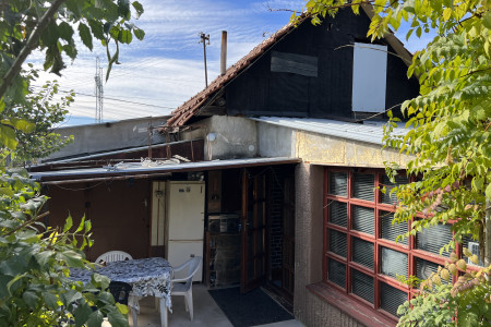 Celoročne obývateľný viničný dom vo vyhľadávanej lokalite  - IMG_7392_8fdab612a0eeb8c71668b578a84b7e5b