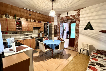 Celoročne obývateľný viničný dom vo vyhľadávanej lokalite  - IMG_7404_f2aff22ec98e6ada6d8d9a0cdefef7e0