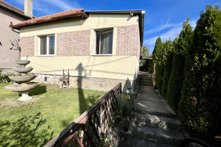 Celoročne obývateľný viničný dom vo vyhľadávanej lokalite  - IMG_7430_46a5290eb21e2c0cf9561b35c3c1768c