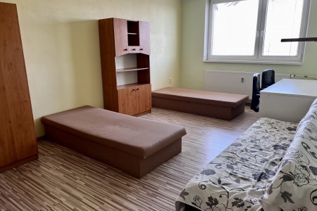 Na predaj 3 izbový byt s balkónom v peknej lokalite - IMG_7616_ff4aa934c7490a0bbc4c601389ceafa6