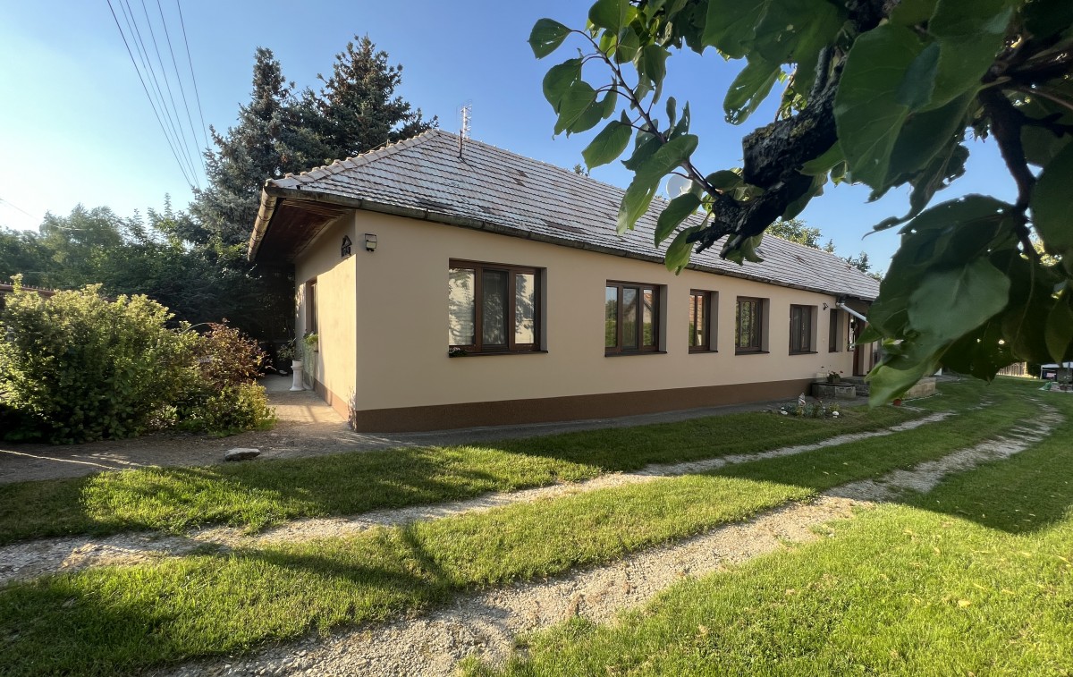 REZERVOVANÉ! Rodinný dom po rekonštrukcii v obci Dolný Pial