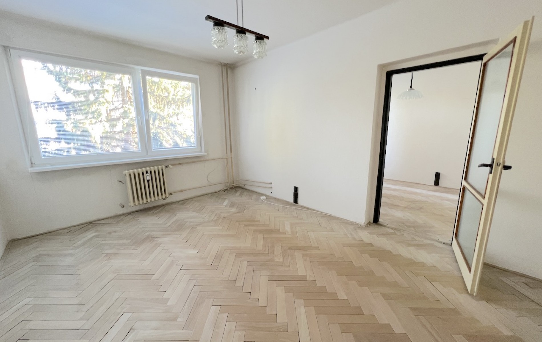 2 izbový byt s balkónom v tichej lokalite v blízkosti centra