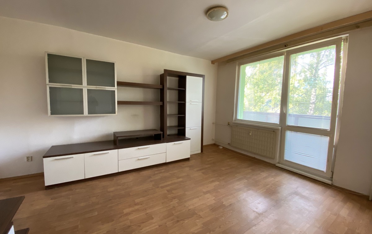 Na predaj 1 izbový byt v centre mesta s dvomi balkónmi