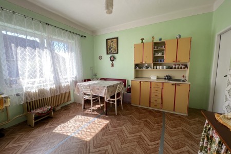 Rodinný dom v Podlužanoch s rozsiahlym pozemkom 2 244m2  - IMG_8770_3186d5c982887897b94e6e9138190cd9