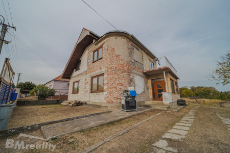 Rodinný dom s pozemkom 1 427 m² | Dolný Pial - P1015087-HDR_9881c57477d45fed040aaf735bceb2cd