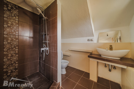 Rodinný dom s pozemkom 1 427 m² | Dolný Pial - P1015227-HDR_ee493763a45a4780f83f6ebfbb70bd6a