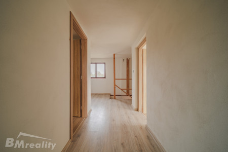 Rodinný dom s pozemkom 1 427 m² | Dolný Pial - P1015292-HDR_fcee76c21be0fdd1a003ef4da7d76f3d