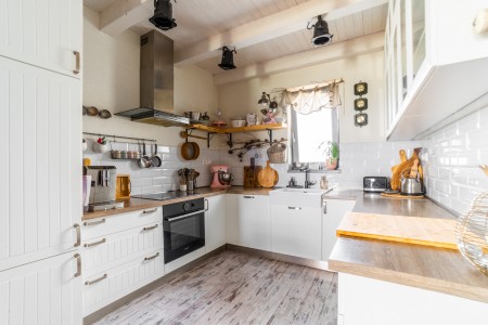 Rodinný dom s bazénom vo vyhľadávanej časti mesta obklopený prírodou - RD-LV-35_269a80226b20ace5ec7730c6dba8c631