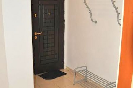 Na prenájom 1 izbový byt po rekonštrukcii, Levice - chodba1_8b92f9be45897c4da52b57da2131b504