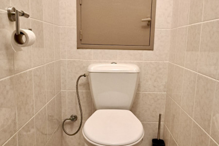 Veľký 3 izbový byt s balkónom na Južnej ul. v Leviciach - image000001_41ebf8d0238c585d9bdebea3af1da146