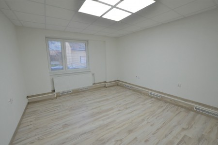 Na predaj RD vhodný na podnikateľské účely s veľkou garážou, nadstavaným podkrovným bytom - nova_507fcd3e9bd9f3e9d6e74e37f8b2734c