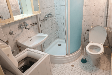 Na prenájom RD v lukratívnej lokalite centra mesta Levice - sss_826774c944afc91543d5ff7dc2a1af4a